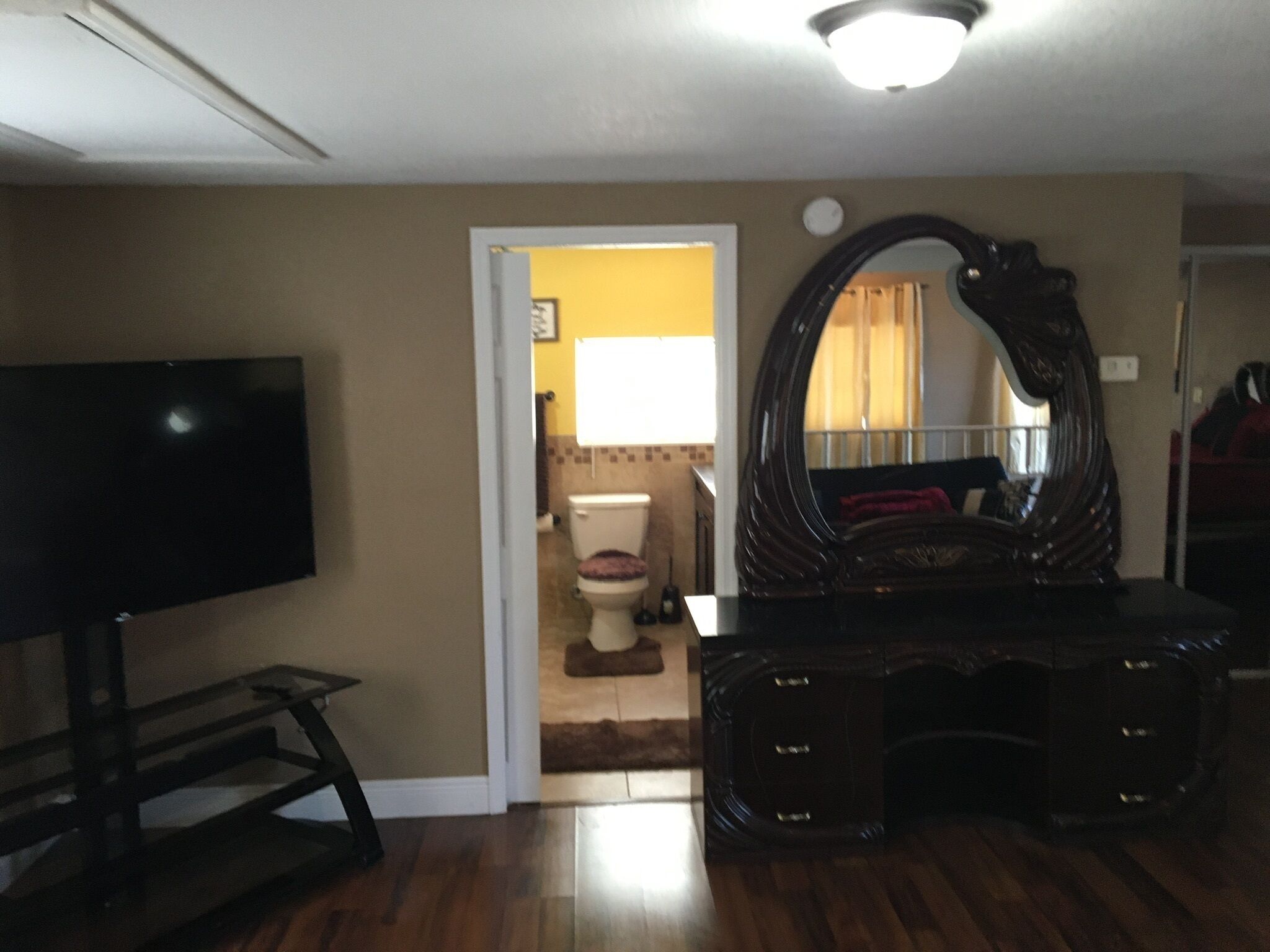 Two story spring break lake house( long term stay specials)