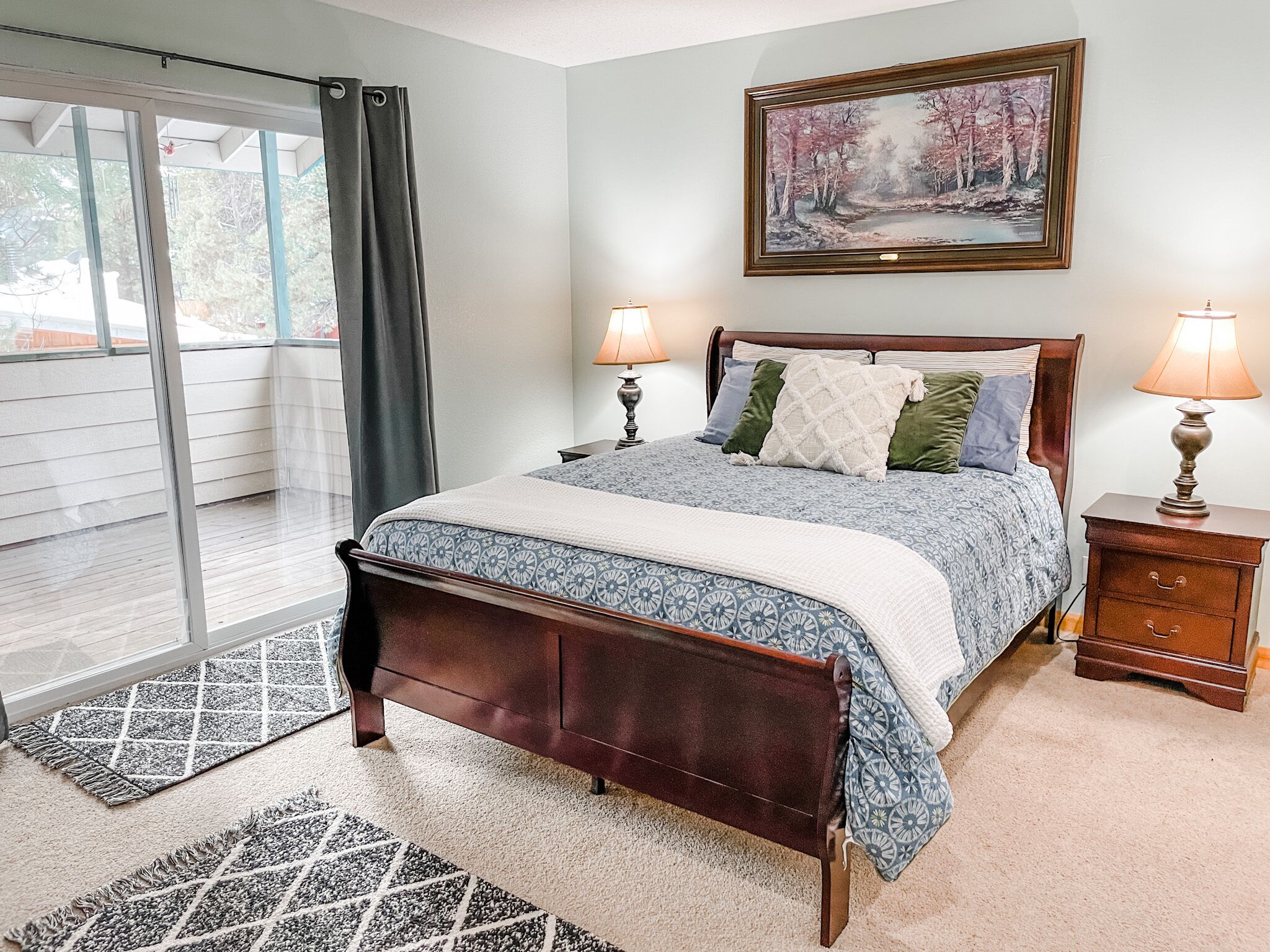 SHARC passes, Private mini Arcade, Hot tub, Central A/C, Trailer parking. 