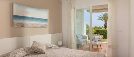 2 soverom, strykejern/-brett, internettilgang og sengetøy