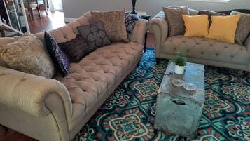 Smart TV, fireplace, offices, printers