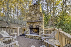 Terrace/patio - Stunning views! Premier location! Huge Game room! Hot tub! Fire pit! (Blue Ridge)