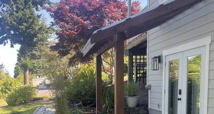 Spacious home apartment in park like setting