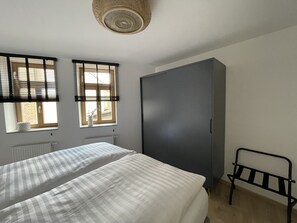 1 bedroom, in-room safe, iron/ironing board, free WiFi