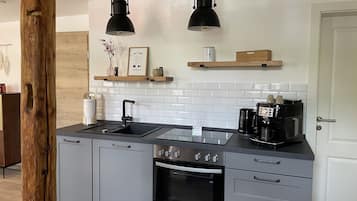 KĂŒhlschrank, Ofen, Herdplatte, GeschirrspĂŒler