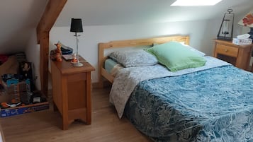 3 bedrooms, iron/ironing board, travel crib, free WiFi