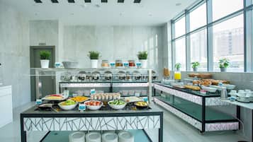 Daily continental breakfast (AED 40 per person)