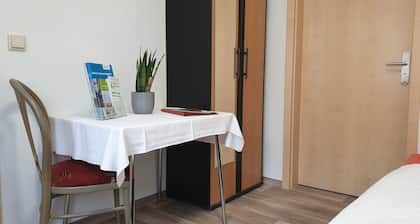 Einzelzimmer - Pension Pizzeria Verona