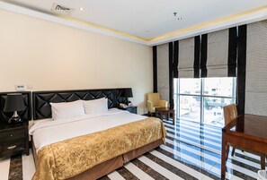 50-inch Smart TV with satellite channels, TV, pay movies - Royal Mirage Hotel and Apartments (Doha)