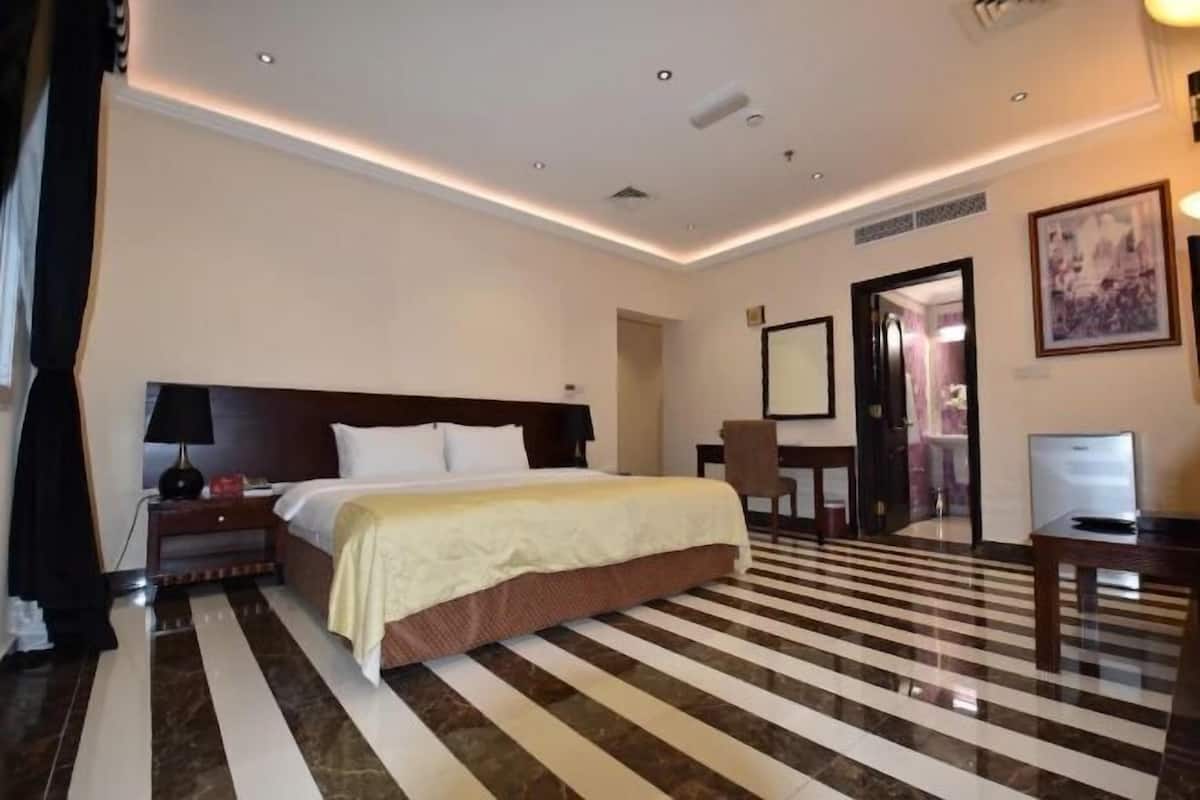 Premium bedding, pillowtop beds, in-room safe, desk