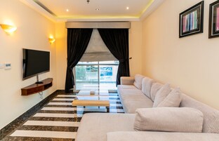 50-inch Smart TV with satellite channels, TV, pay movies