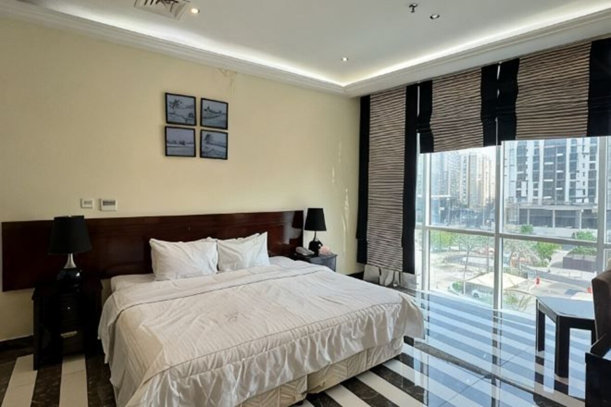 Premium bedding, pillowtop beds, in-room safe, desk