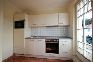 Køleskab, mikrobølgeovn, ovn, opvaskemaskine