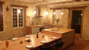 Coffee/tea maker, fridge, microwave, oven - 17th-century mill on the Enéa river, 6km from Sarlat. Golden park 2.2 hectares. (Carsac-Aillac)