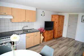 KĂŒhlschrank, Ofen, GeschirrspĂŒler