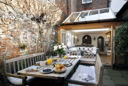 63a bell street  · Dolls House - Luxury Townhouse