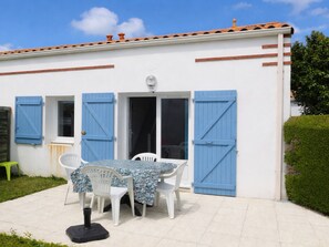 تناول الطعام بالخارج