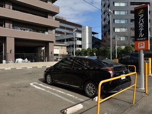 Aparcamiento sin asistencia (900 JPY por noche)