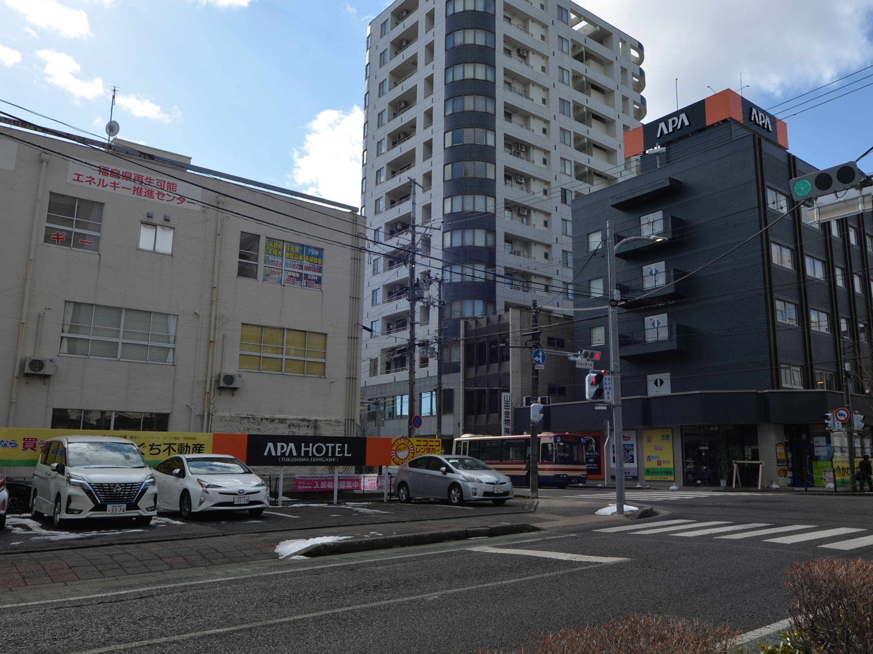 Self parking (JPY 900 per night)