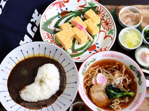 朝食ビュ ッフェ