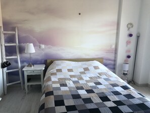 2 bedrooms, iron/ironing board, free WiFi