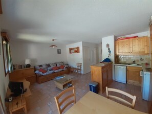 TV - Appartement Calme (Vars)