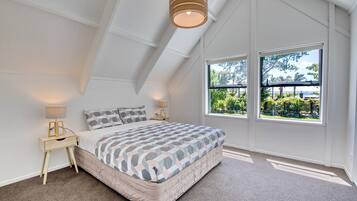 4 bedrooms, iron/ironing board, travel cot, free WiFi