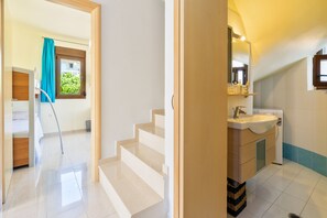 2 chambres, bureau, fer et planche Ă repasser, accĂšs au Wi-Fi (inclus)