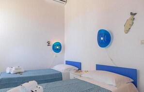 3 bedrooms, iron/ironing board, free WiFi, bed sheets - Nice home in Noto with WiFi (Noto)