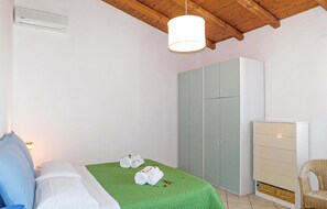 3 dormitorios, tabla de planchar con plancha, wifi gratis y ropa de cama