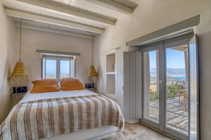 7 bedrooms, iron/ironing board, free WiFi, bed sheets