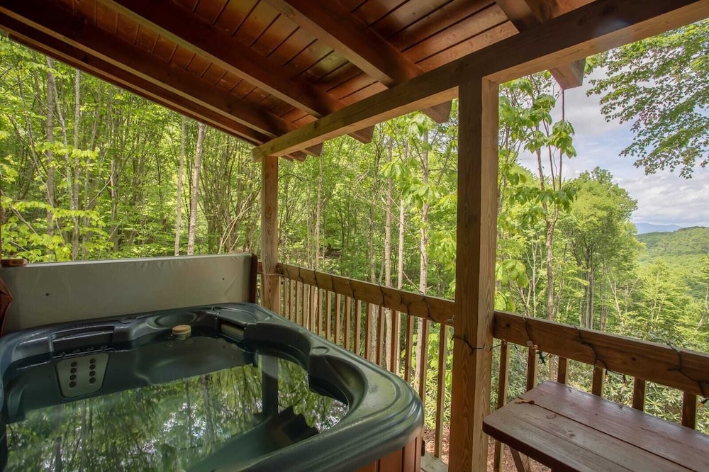 Cozy Getaway for Winter and Summer Fun