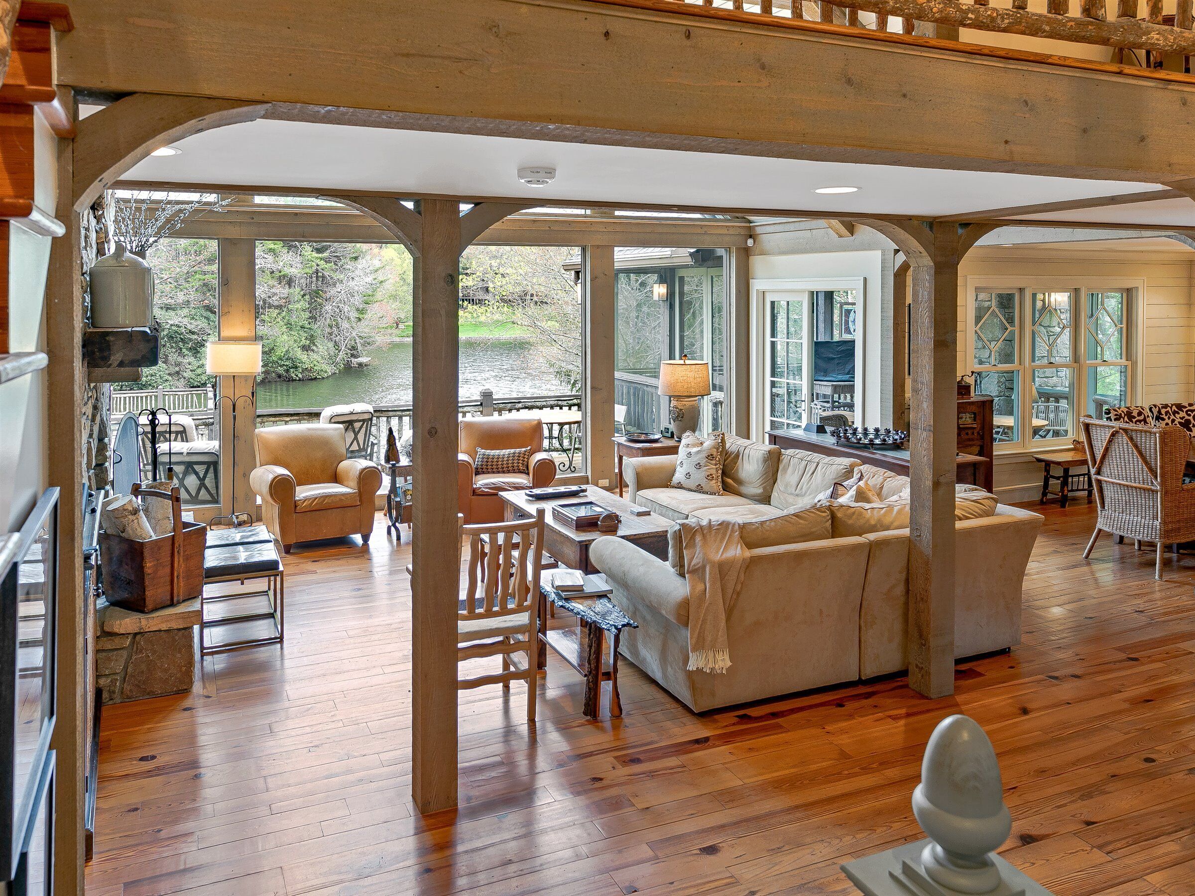 Beautiful lakefront home nestled into a cove