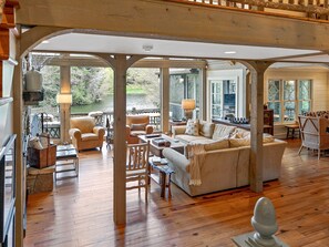 TV connectée, cheminée