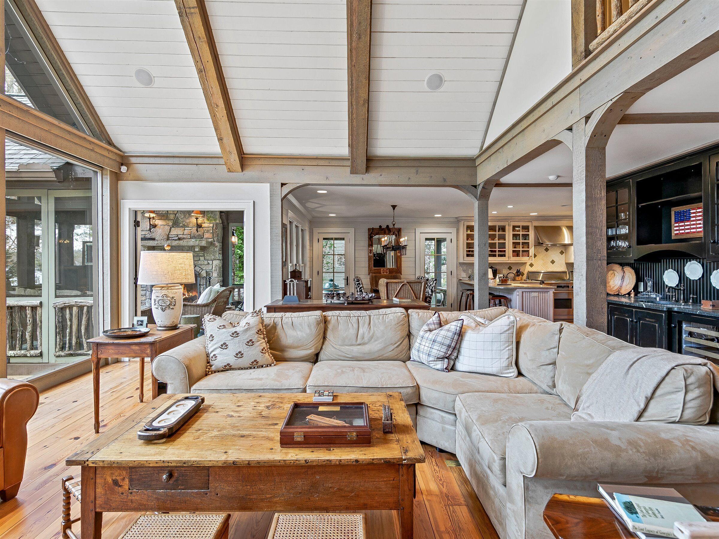 Beautiful lakefront home nestled into a cove