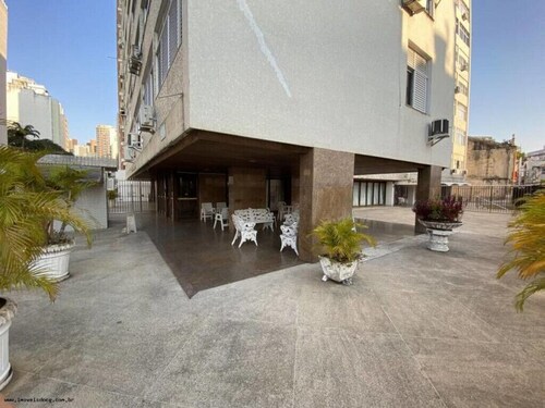 Amazing location, beautiful large apartment