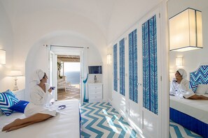 3 bedrooms, in-room safe, iron/ironing board, free WiFi