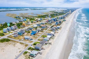 Beach nearby - 4 Bedroom New Construction Oceanview (North Topsail Beach)