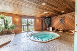 Interior - Condo in Keystone, King Bed in Primary, Wood-burning Fireplace, Shuttle Stop (Keystone)