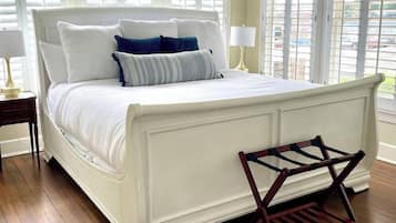 5 habitaciones, tabla de planchar con plancha, wifi y ropa de cama
