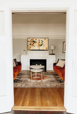 TV, fireplace, offices