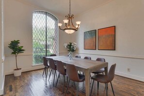 Dining - Dallas Gem 5 Bedrooms Home with Pool, Game Room (Dallas)
