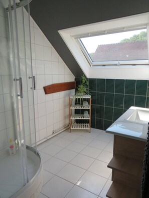 Bathtub - Maison Tous Confort (Ablon)