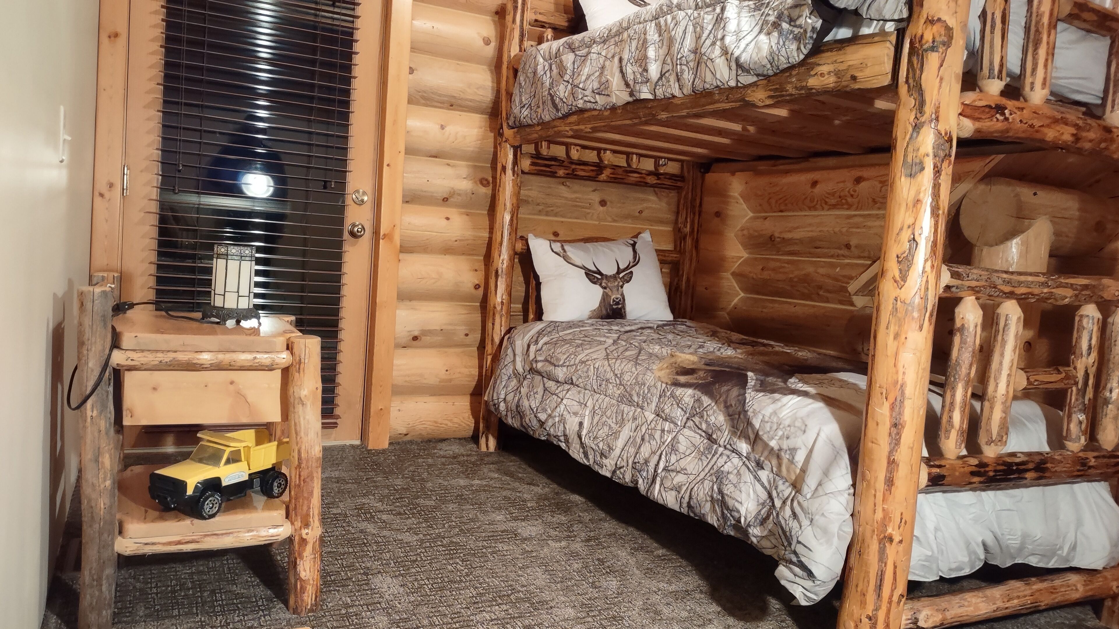 4 bedrooms, travel crib, free WiFi, bed sheets