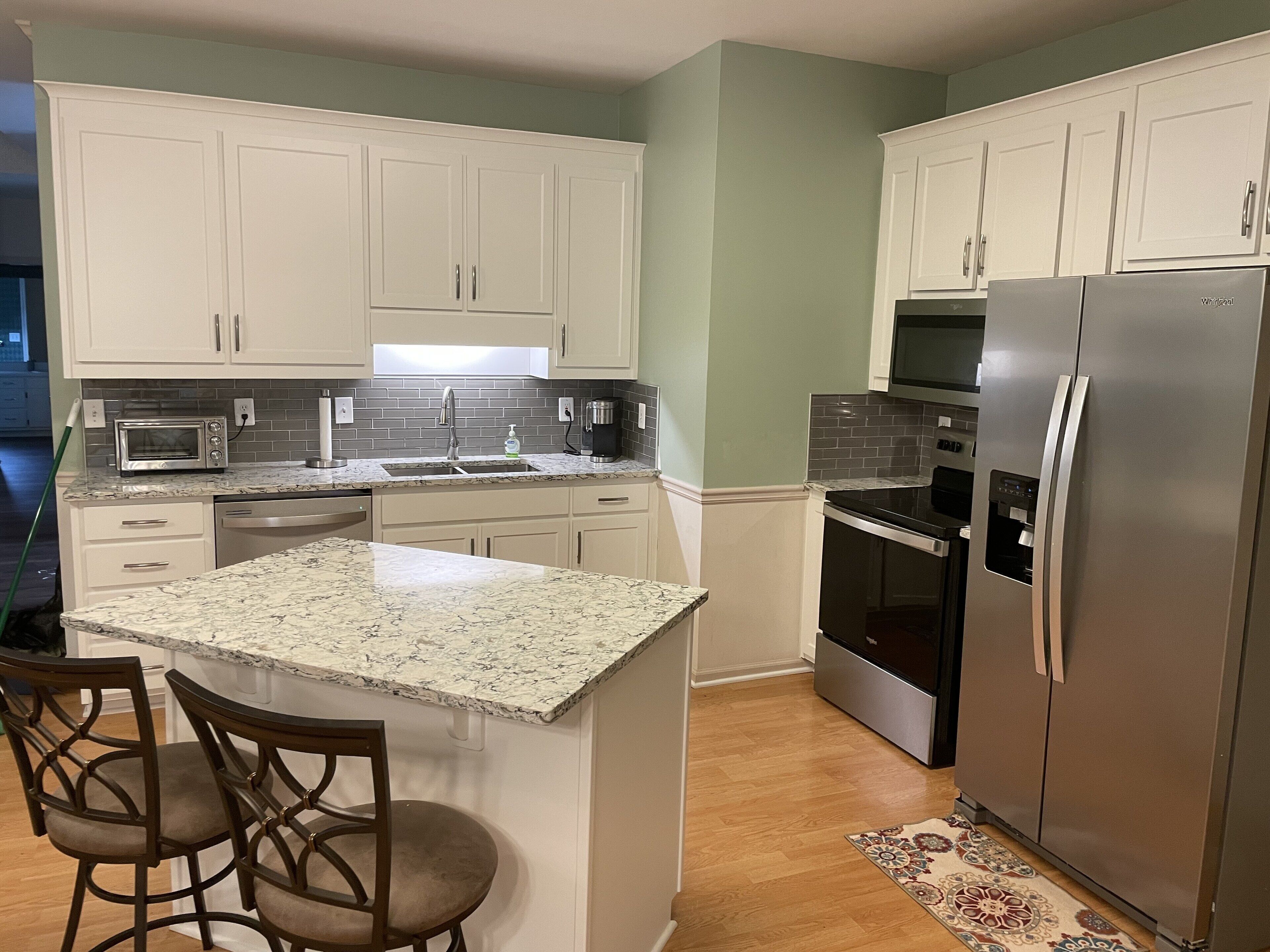 Home Away From Home on a Quiet Cul-de-sac with large backyard