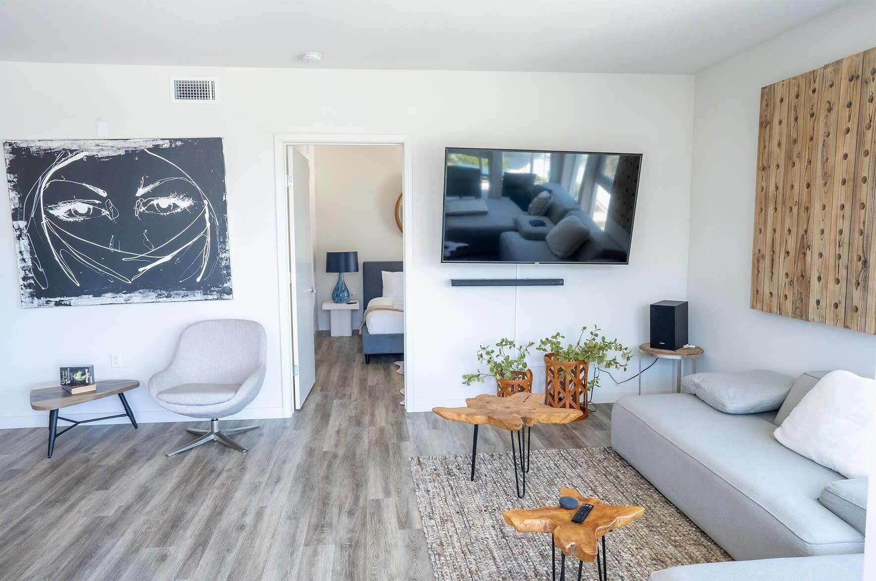 Luxury 2 bedroom apartment with splendid  Marina views