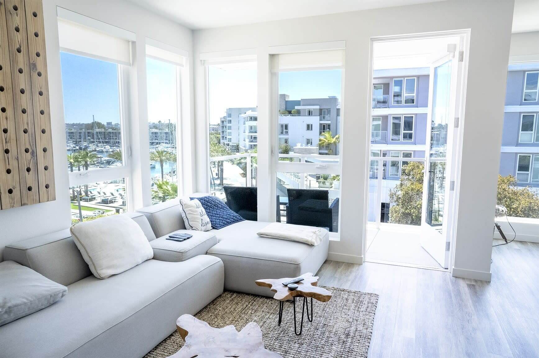 Luxury 2 bedroom apartment with splendid  Marina views