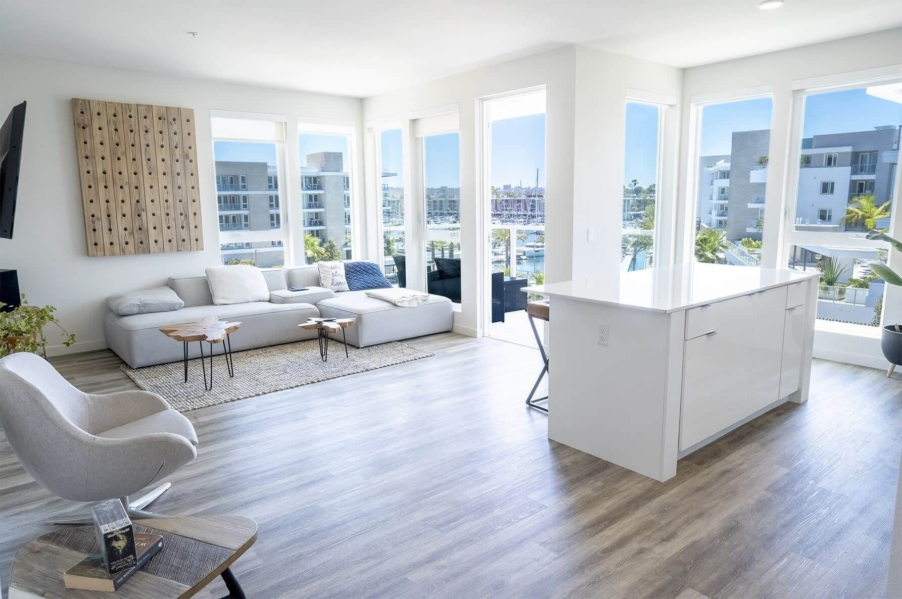 Luxury 2 bedroom apartment with splendid  Marina views