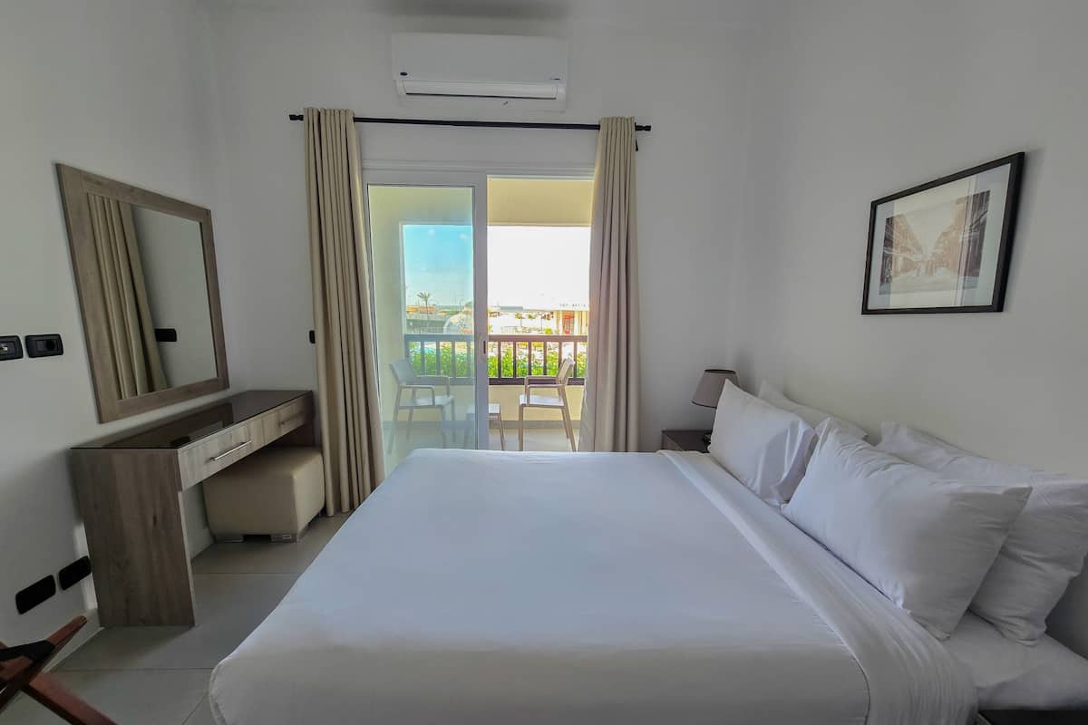 Premium bedding, in-room safe, individually furnished