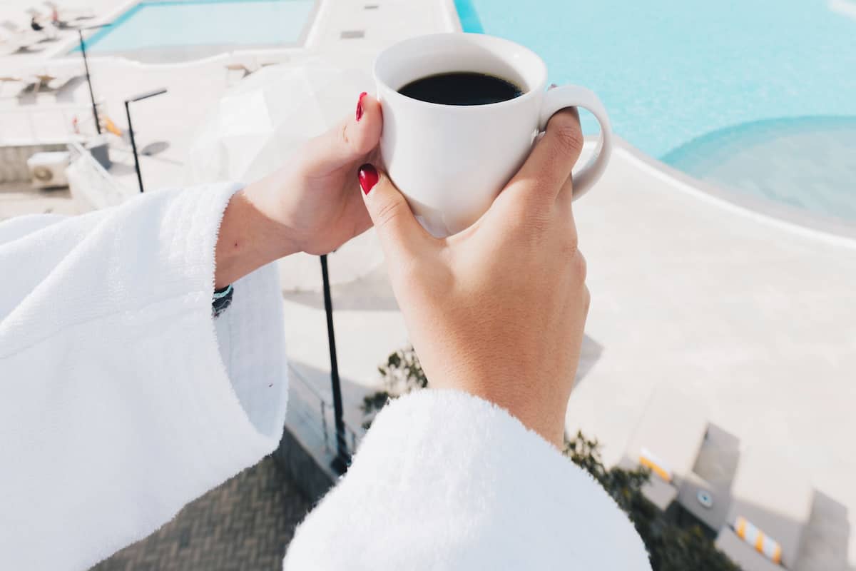 Peralatan tempat tidur premium, peti besi dalam bilik