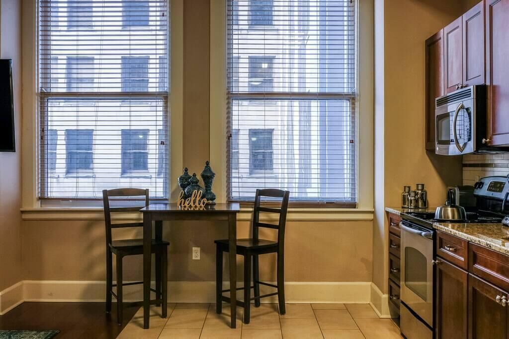 Frontdesk | Modern 1BR Apt, Walk to Everything